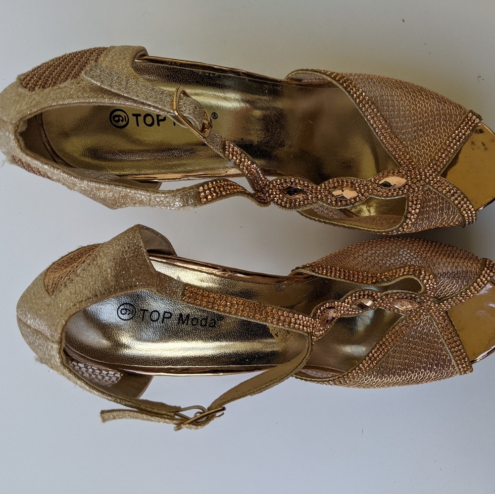 Heels - Picture 4 of 4